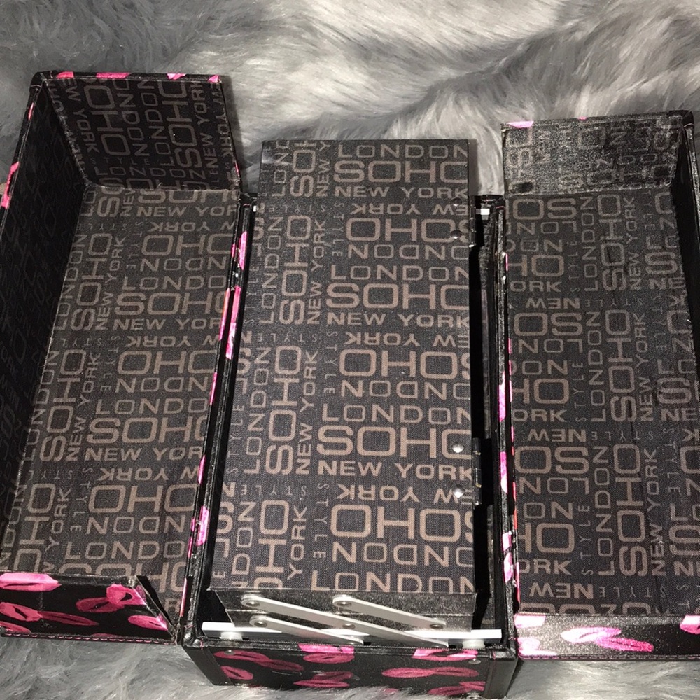 Makeup Storage Container - Picture 2 of 5